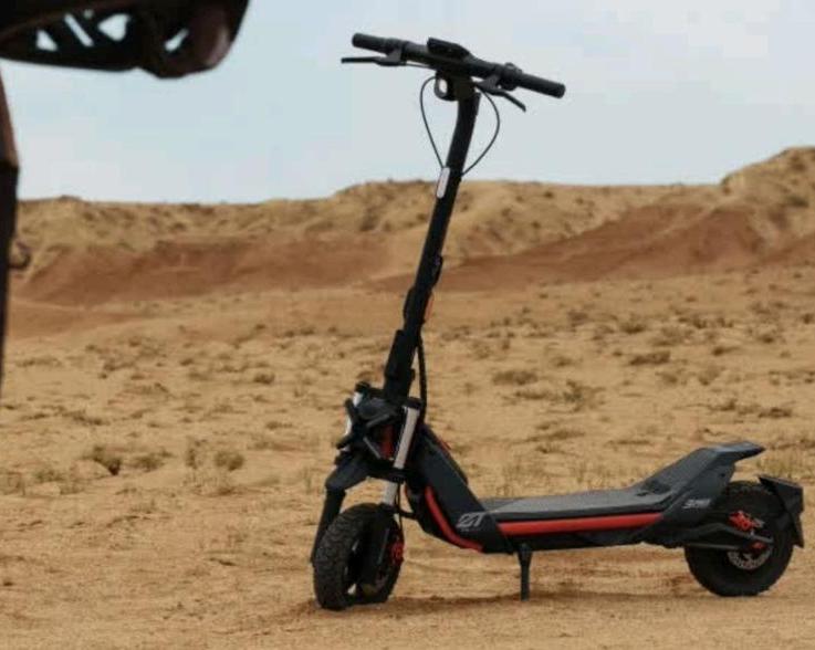 В Китае выпущен электросамокат Segway ZT3 Pro с возможностью езды по бездорожью и запасом хода до 40 км