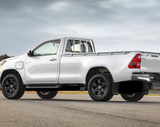 Toyota подтверждает: Электрический Hilux появится в 2025 году